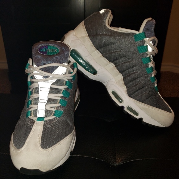 Women's Air Max 95's - Picture 2 of 8